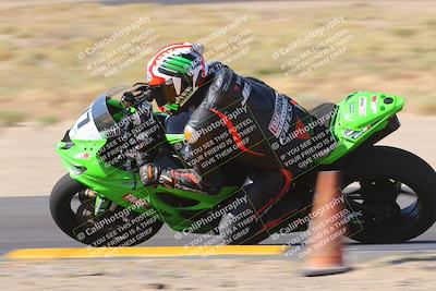 media/Oct-08-2022-SoCal Trackdays (Sat) [[1fc3beec89]]/Turn 9 Inside (10am)/